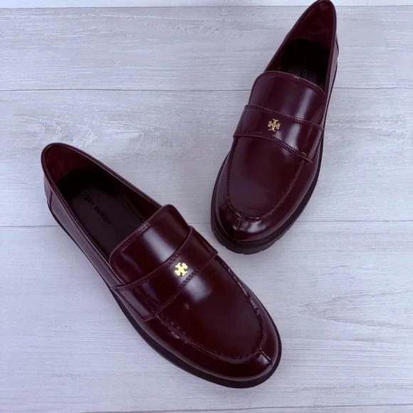 Tory Burch Classic Lug Sole Loafers Size‎ 8.5 Plum Burgundy Leather Academia NEW